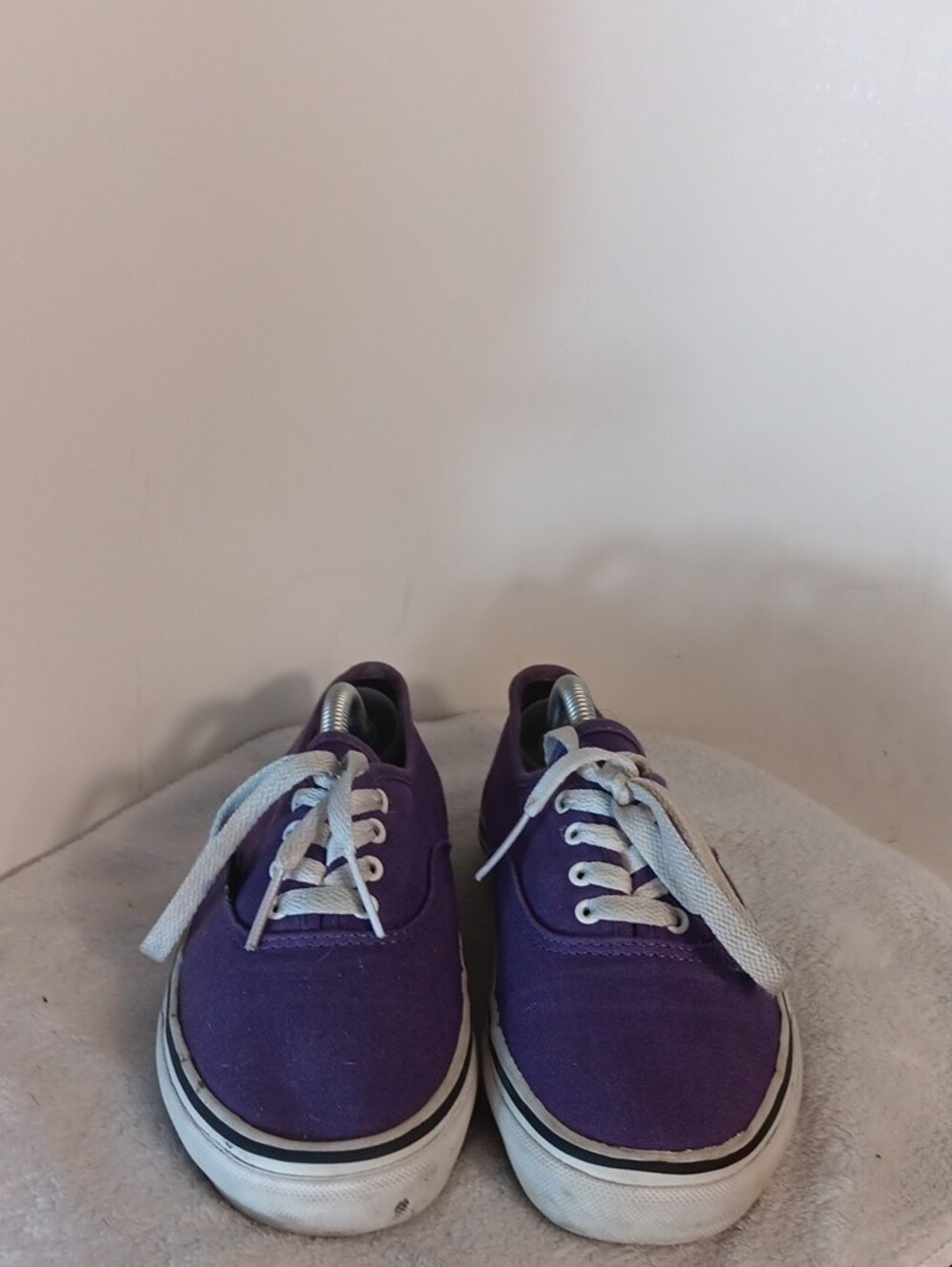 Vans Kids Low-Top Canvas Sneakers in Purple and White - Picture 2 of 6